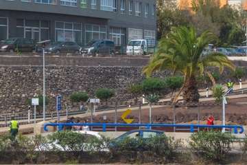  Encomiable servicio de auxilio de una patrulla de la Guardia Civil de Tráfico en Telde/Reportaje Antonio Rico.